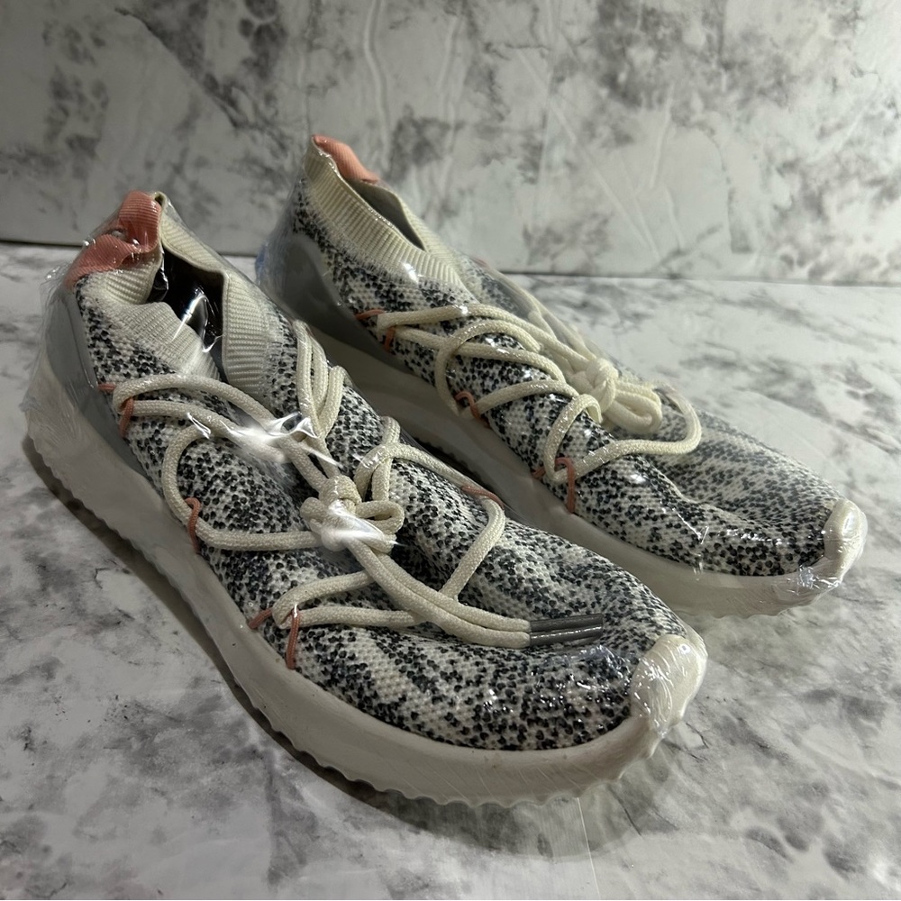 Adidas Cloudfoam Size 8.5W